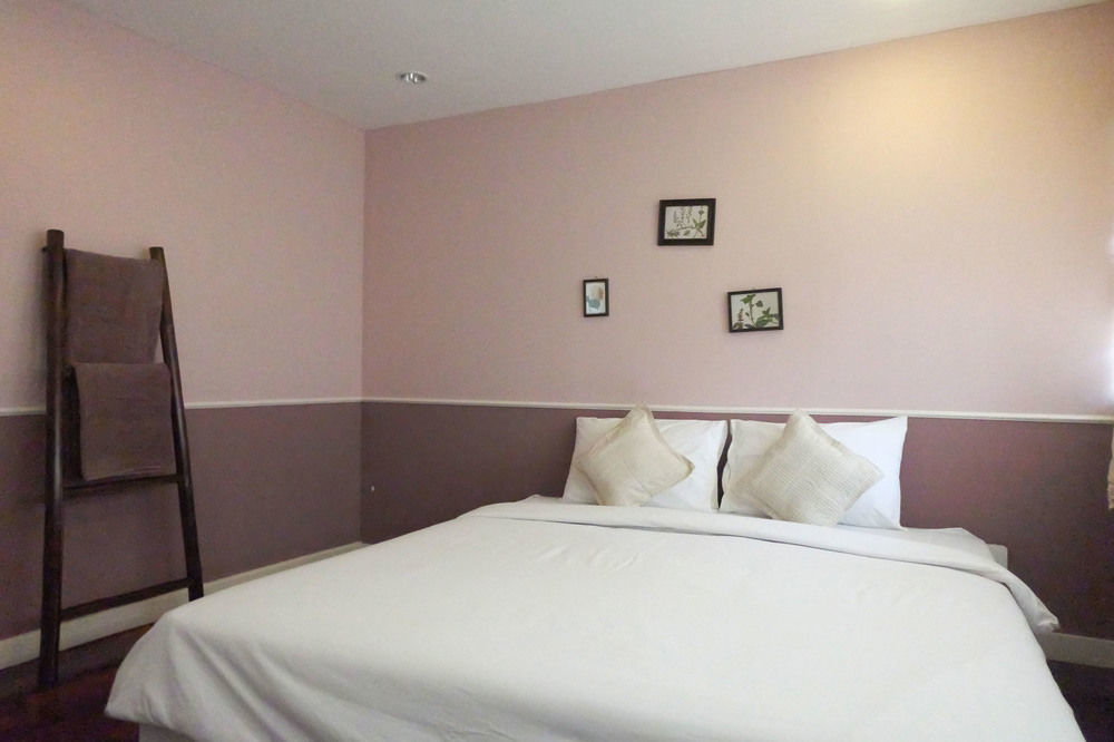 Udee Cozy Bed & Breakfast チエンマイ エクステリア 写真