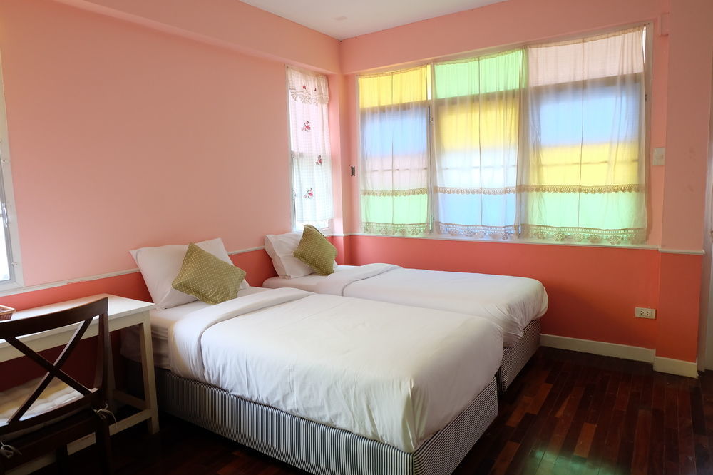Udee Cozy Bed & Breakfast チエンマイ エクステリア 写真