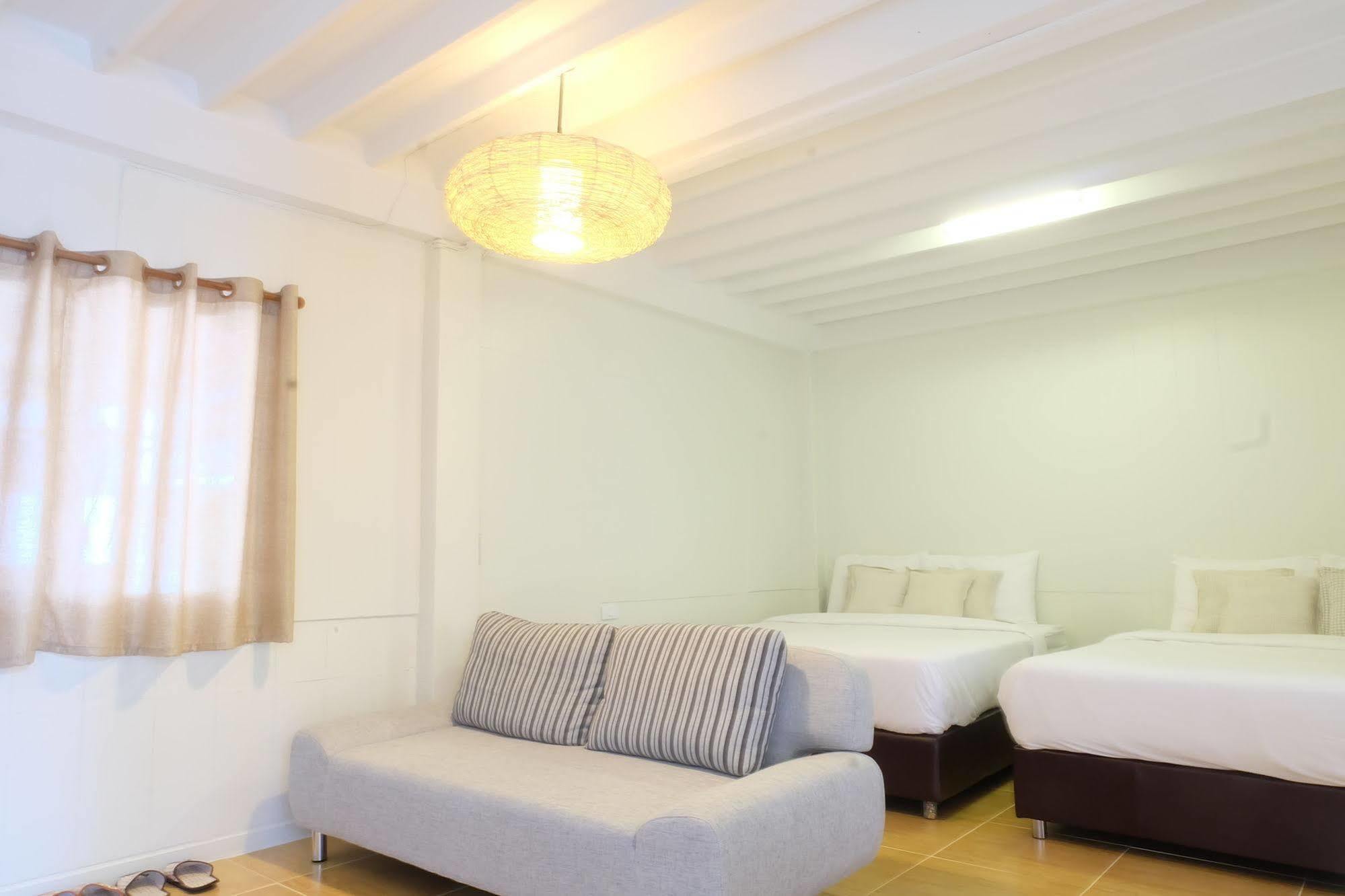 Udee Cozy Bed & Breakfast チエンマイ エクステリア 写真