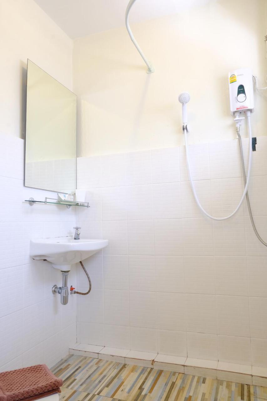 Udee Cozy Bed & Breakfast チエンマイ 部屋 写真