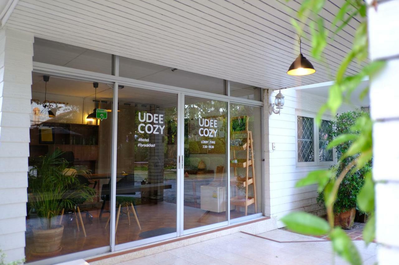 Udee Cozy Bed & Breakfast チエンマイ エクステリア 写真