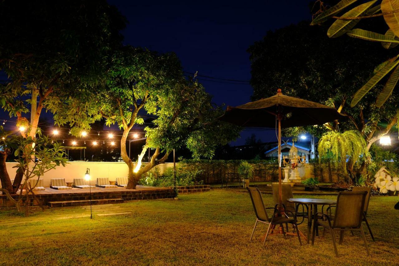 Udee Cozy Bed & Breakfast チエンマイ エクステリア 写真
